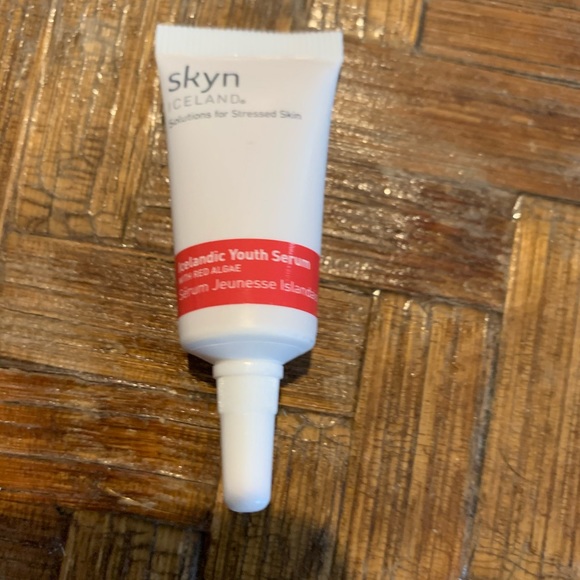 🖤10/$25 SALE🖤Deluxe Sample Skyn Serum